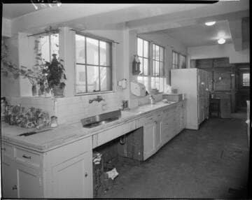 Commercial kitchen